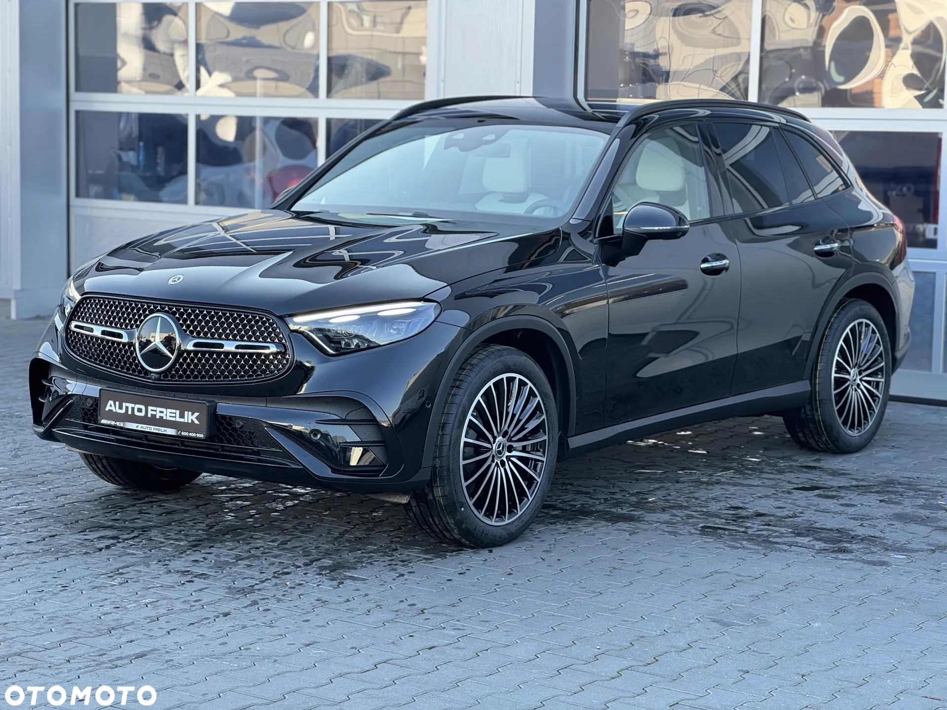 Mercedes-Benz GLC 300 4-Matic - 4