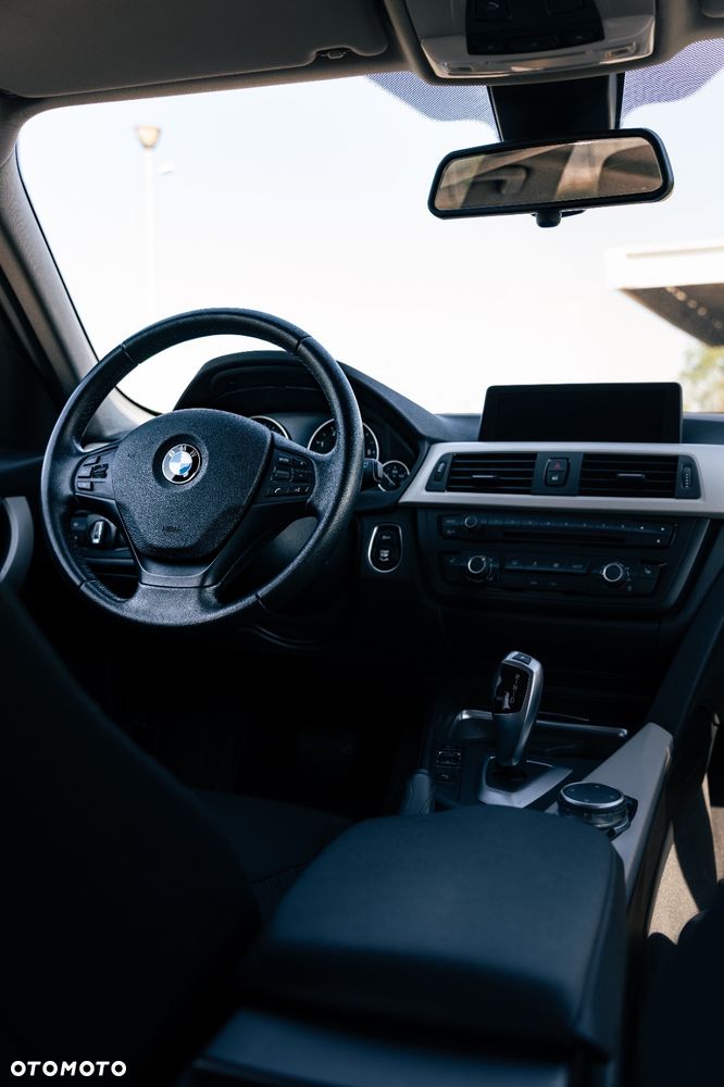 BMW Seria 3 320d Efficient Dynamics Edition - 4