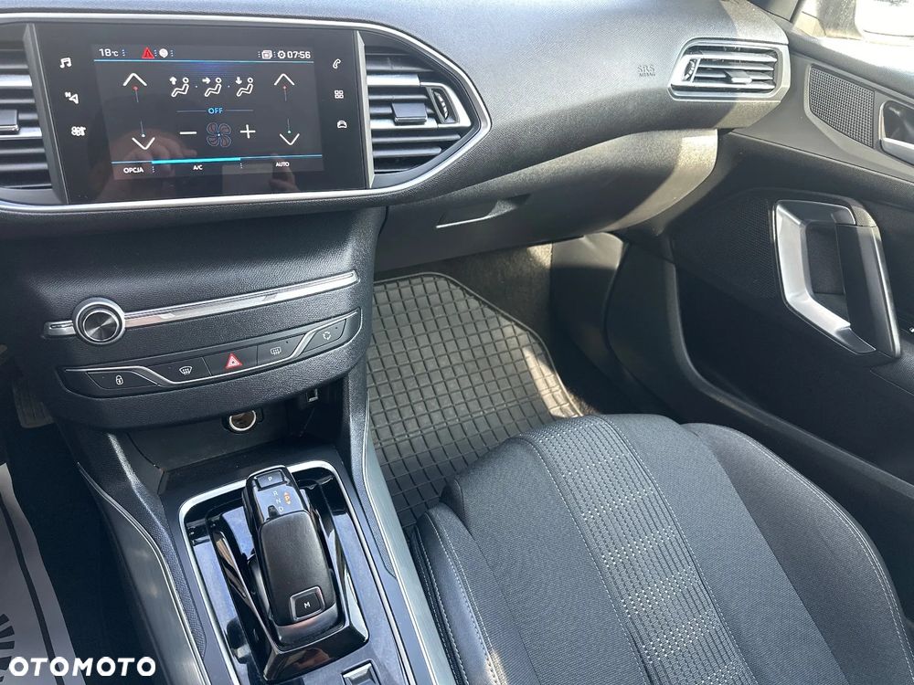 Peugeot 308 1.5 BlueHDi Allure Pack S&S EAT8 - 14