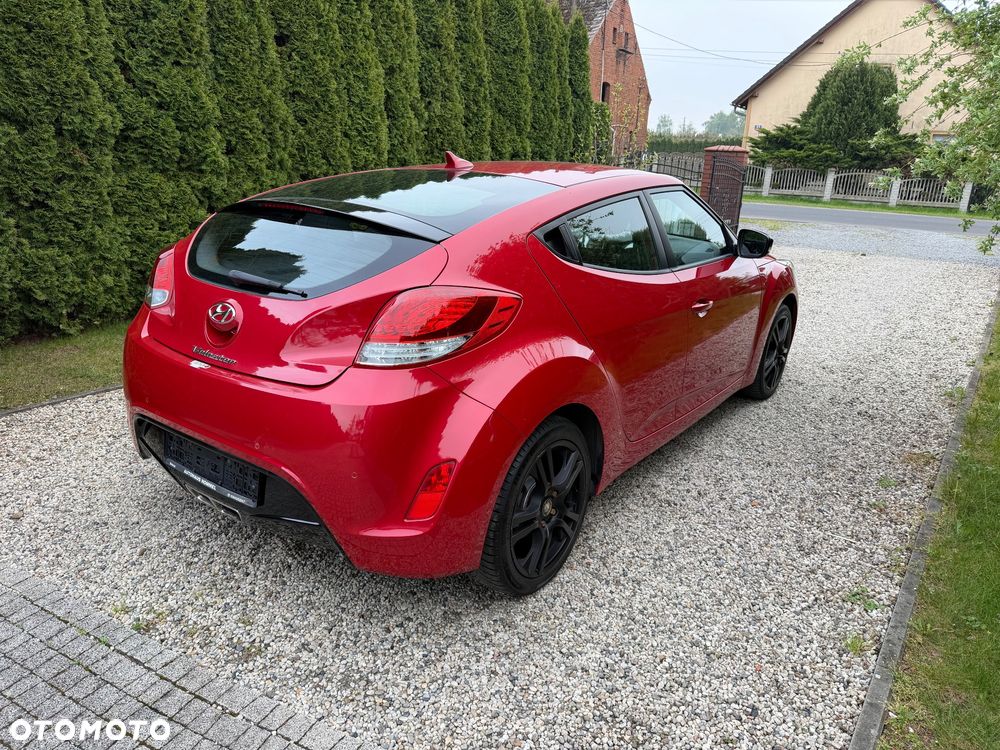 Hyundai Veloster - 3