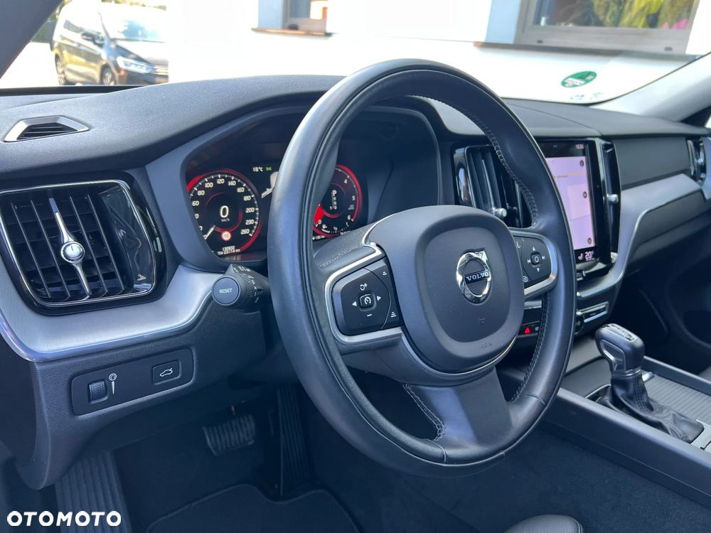Volvo XC 60 D4 Geartronic Momentum Pro - 24