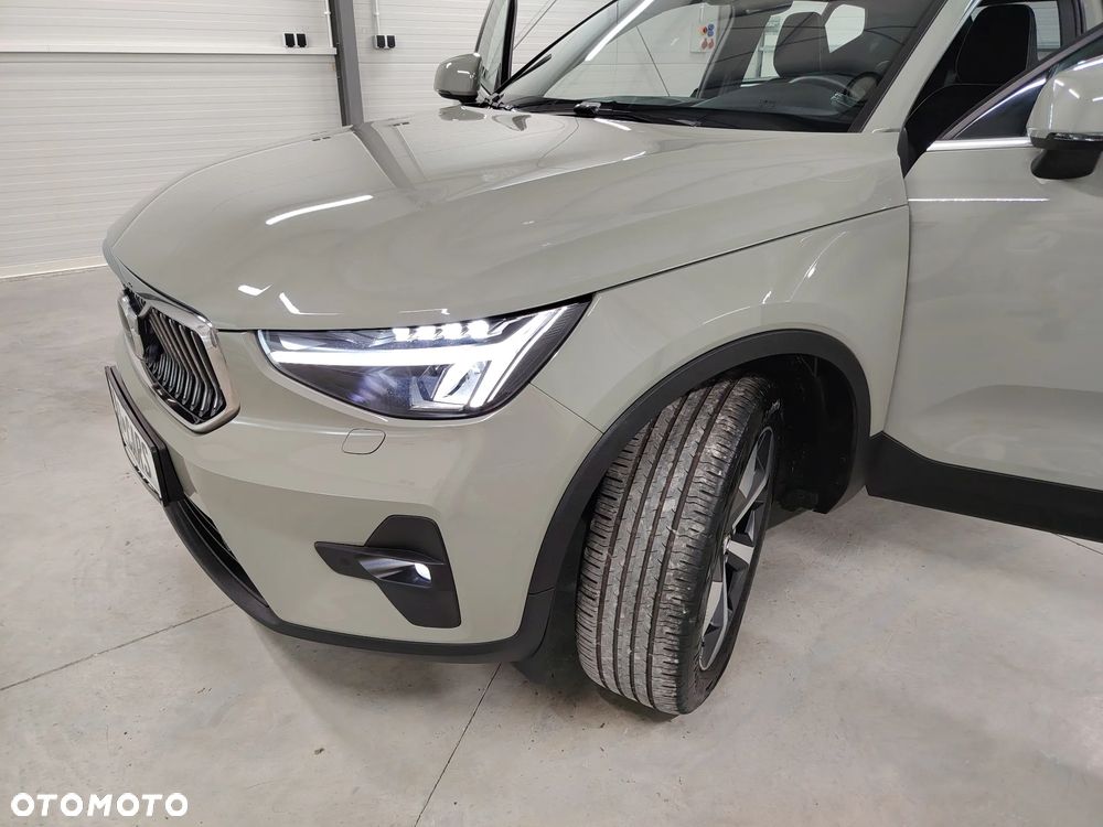Volvo XC 40 B4 Plus Dark - 36