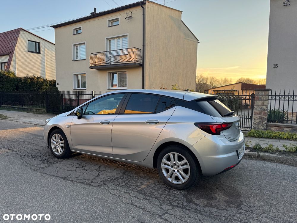 Opel Astra 1.0 T Enjoy S&S - 11