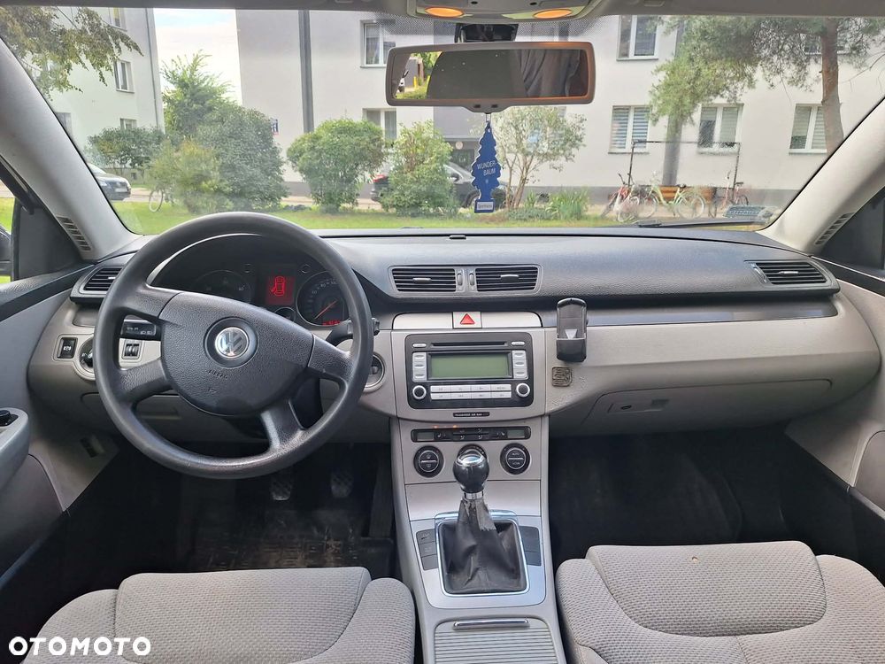 Volkswagen Passat - 10