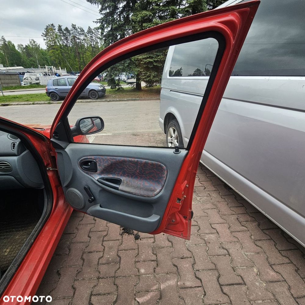 Renault Megane (1996) 1,4 B 55 kW / 75 KM (kod lak: 727 pojazd na części - 16