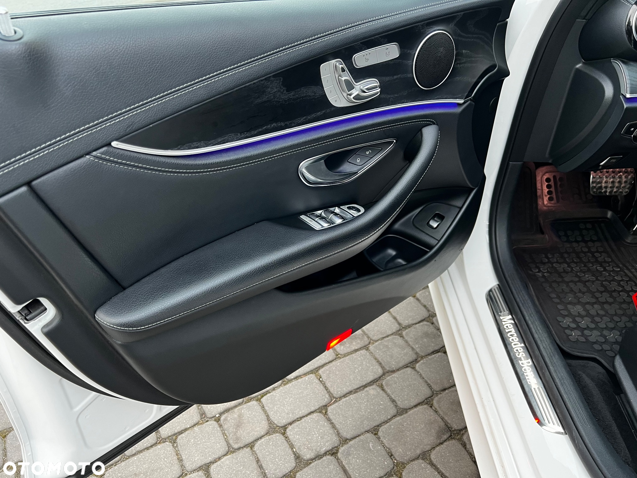 Mercedes-Benz Klasa E 220 d 4-Matic 9G-TRONIC - 8