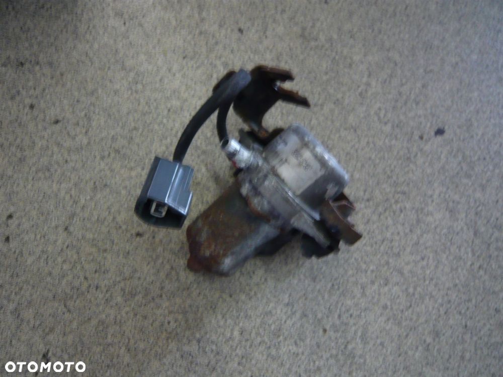 pompa vacum 6g9n-2a451-ba ford s-max - 1