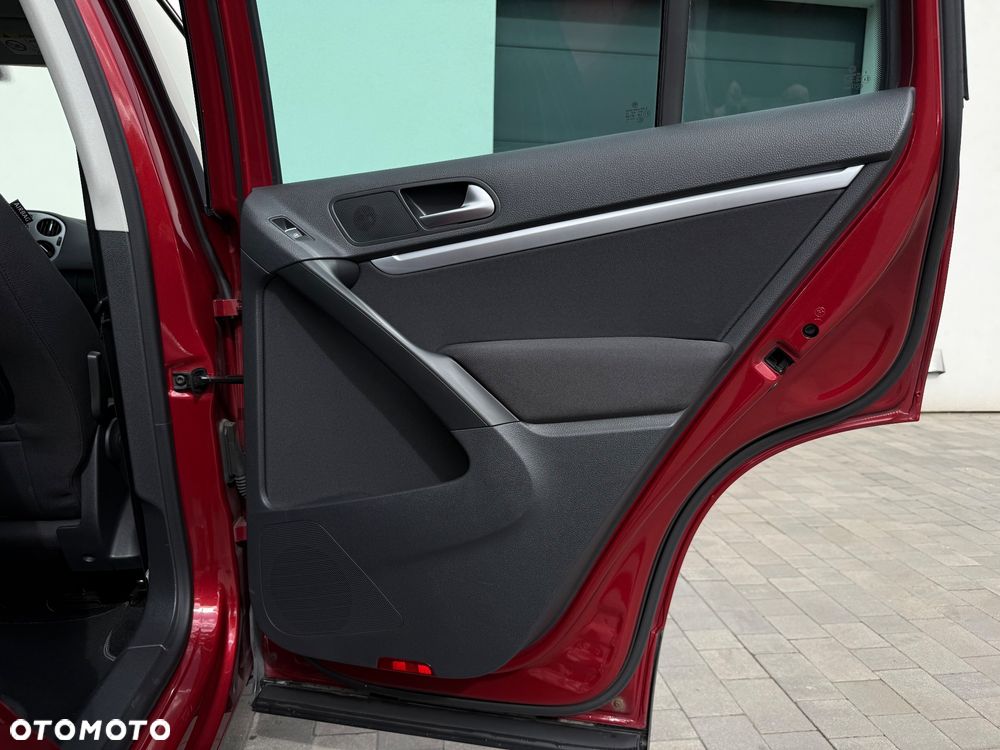 Volkswagen Tiguan 2.0 TDI DPF BlueMotion Technology Exclusive - 33