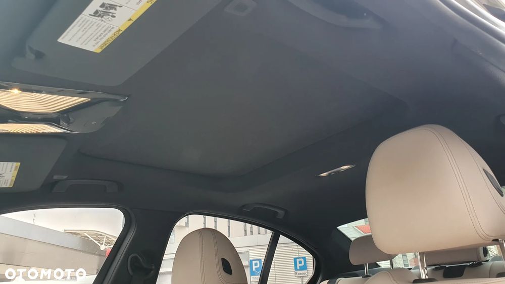 BMW Seria 3 330i xDrive Luxury Line sport - 31