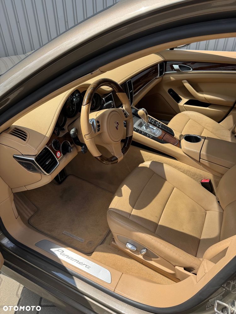 Porsche Panamera PDK - 7