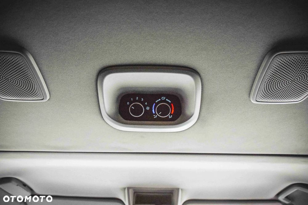 Ford Tourneo Custom 2.0 EcoBlue L2 Titanium - 32