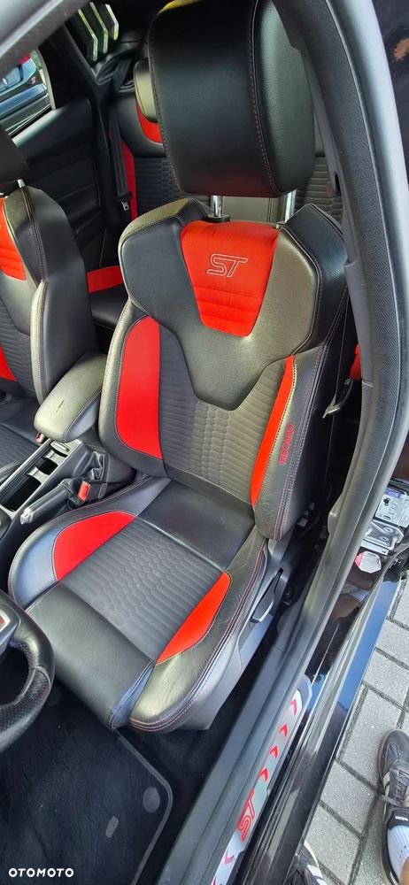 Ford Focus 2.0 EcoBoost ST-2 - 32