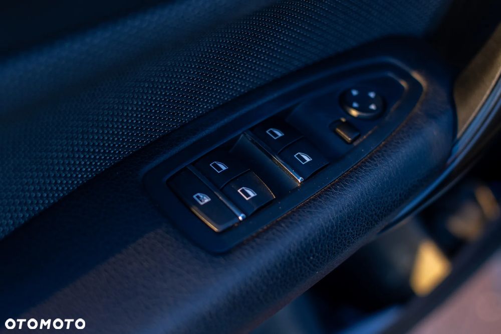 BMW Seria 1 120i Advantage - 7