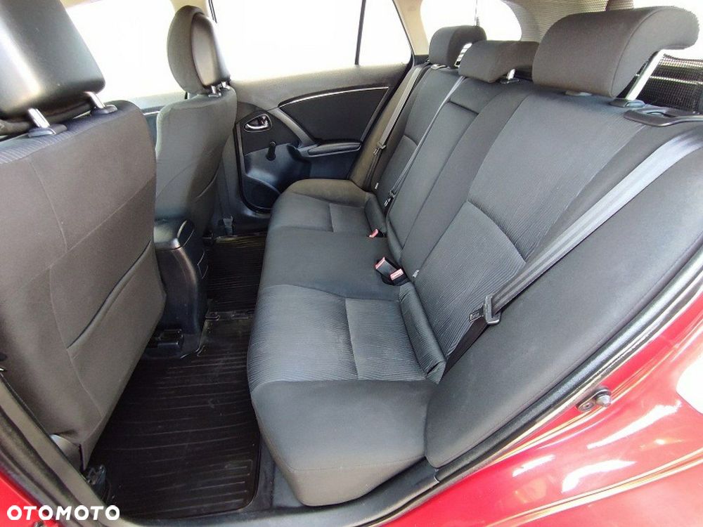 Toyota Avensis - 13