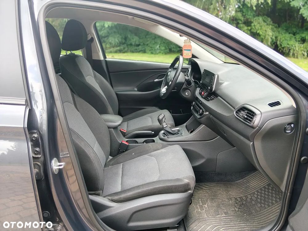 Hyundai i30 1.5 DPI Classic + - 11