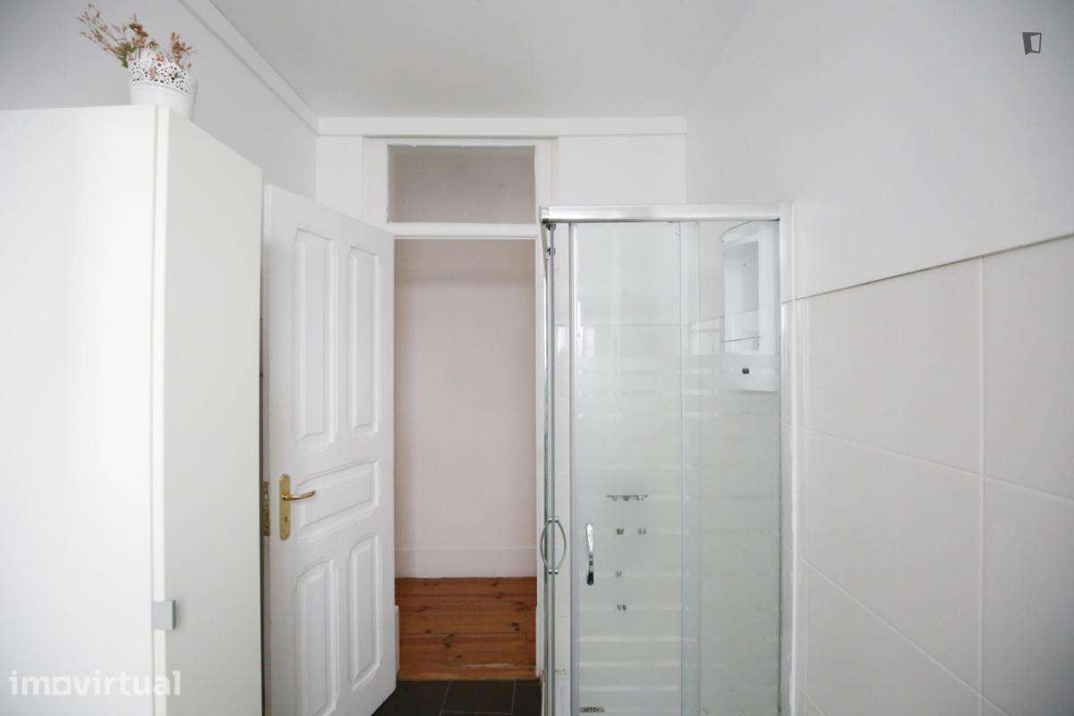 Quarto - localizado em Arroios Lisbon - Grande imagem: 4/37