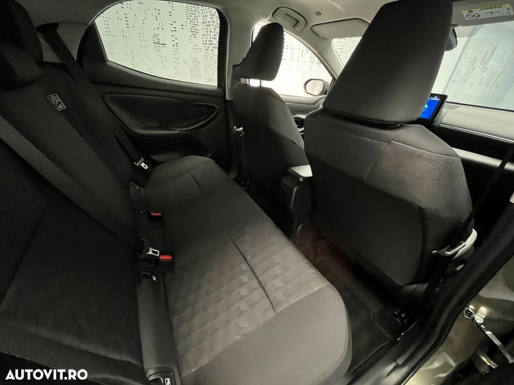 Toyota Yaris 1.5 VVT-i HSD Dynamic - 38