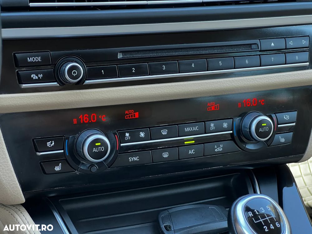 BMW Seria 5 525d Touring - 17