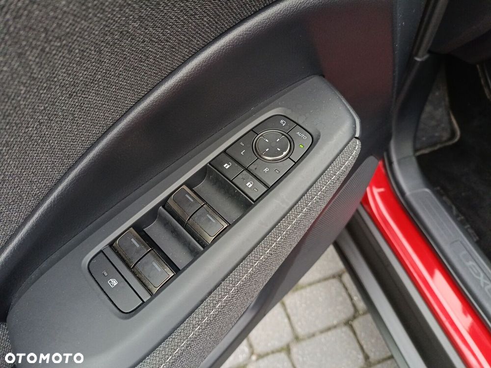 Lexus LBX 1.5 Hybrid - 17