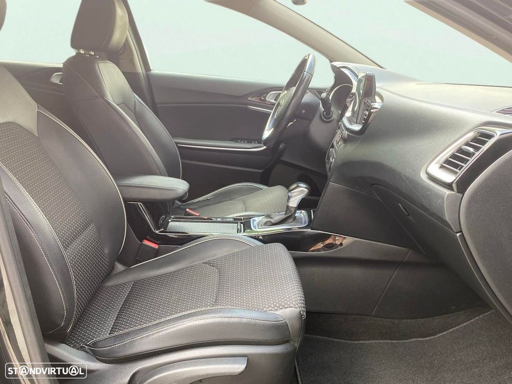 Kia Ceed SW 1.6 CRDi TX 7DCT - 14