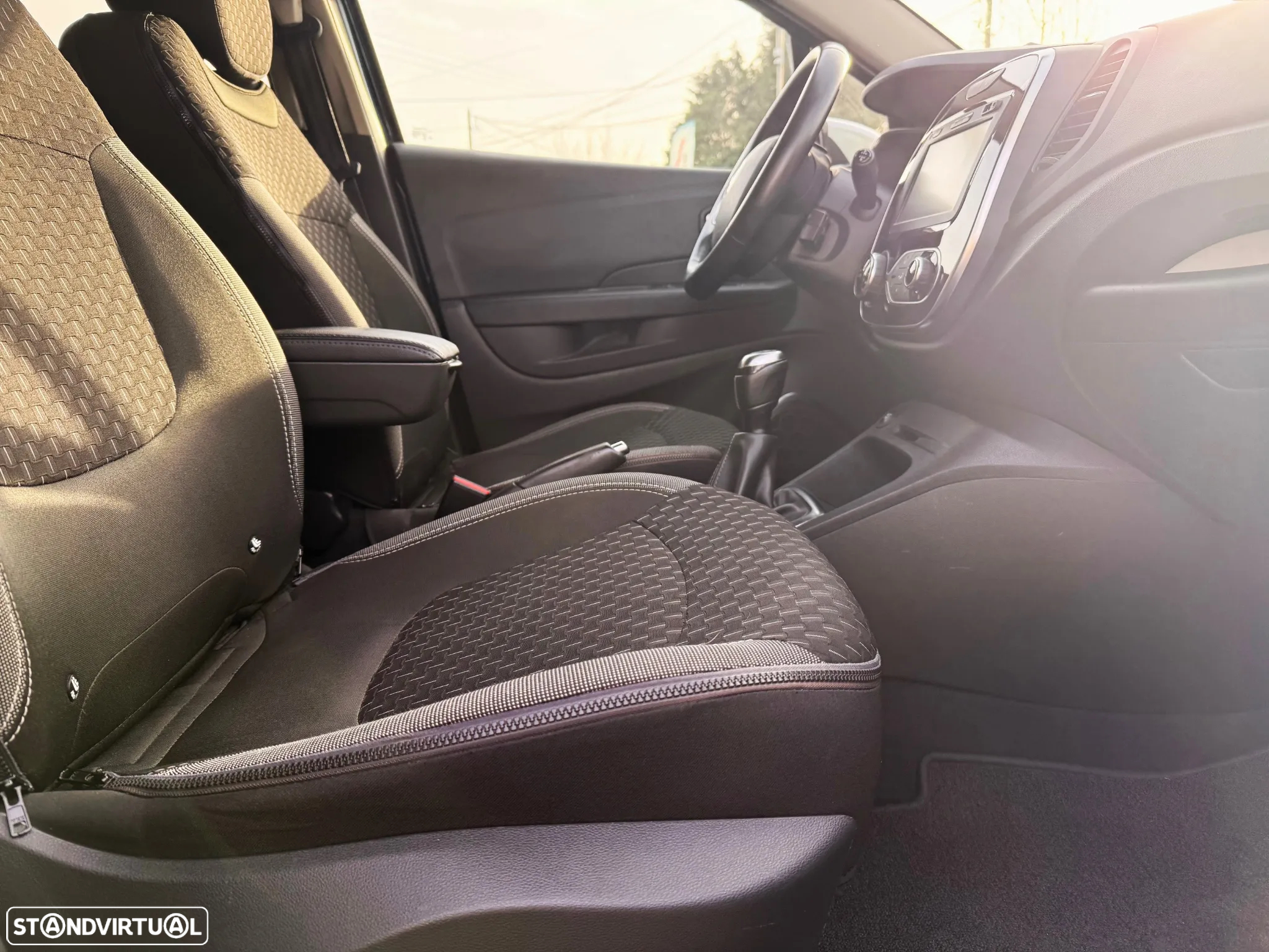 Renault Captur 1.5 dCi Exclusive XMOD - 9