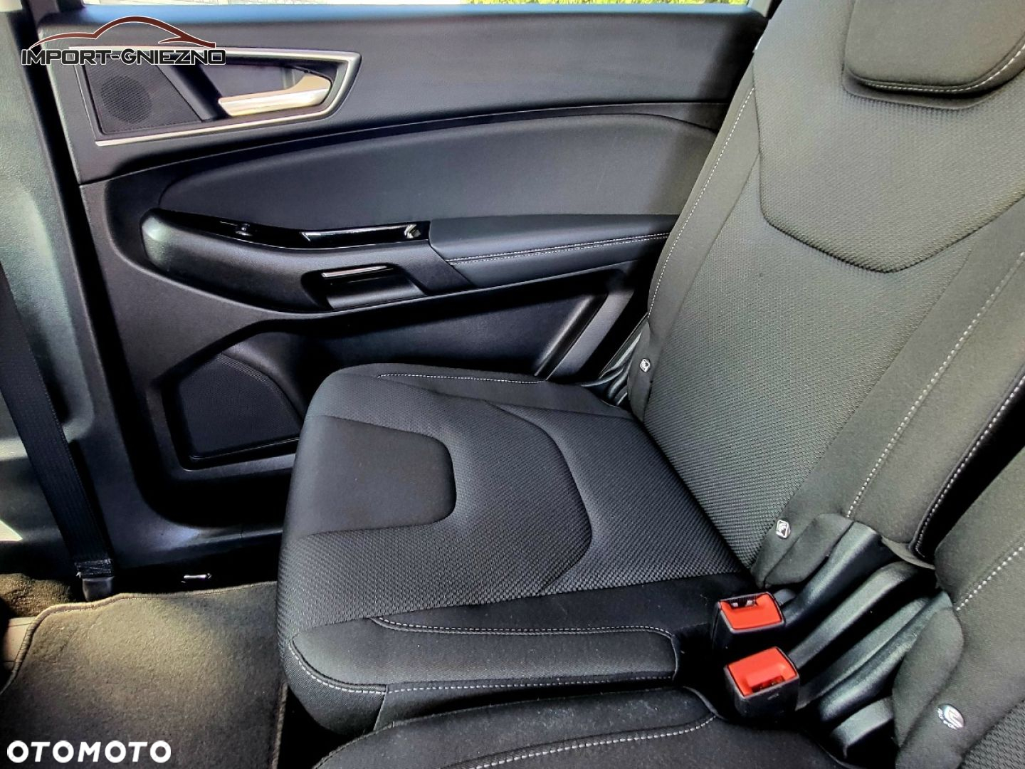 Ford S-Max - 32