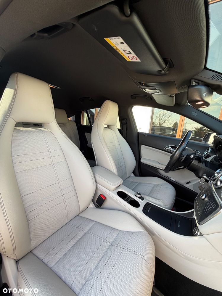 Mercedes-Benz CLA - 22