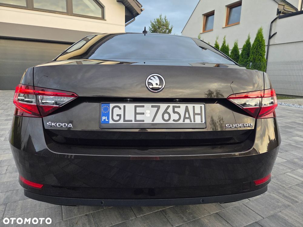 Skoda Superb 2.0 TDI DSG Premium Edition - 6