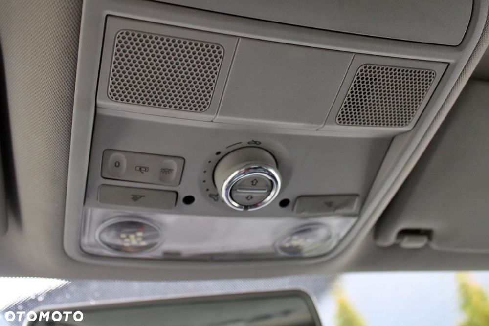 Volkswagen Golf 2.0 TDI Highline DSG - 28