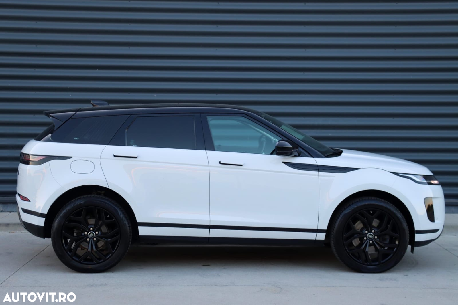 Land Rover Range Rover Evoque 2.0 D150 R-Dynamic HSE - 3
