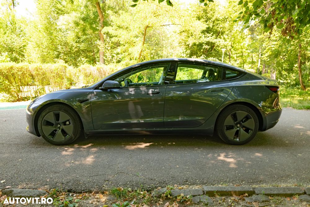 Tesla Model 3 - 11