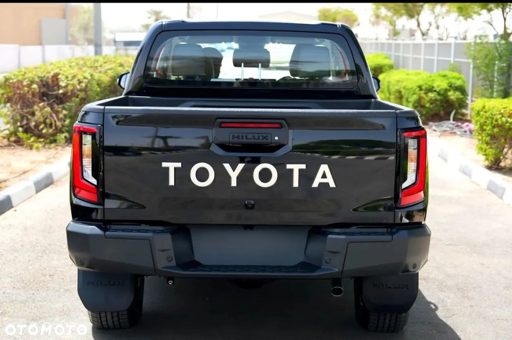 Toyota Hilux 2.8 D-4D Double Cab GR Sport II 4x4 - 36