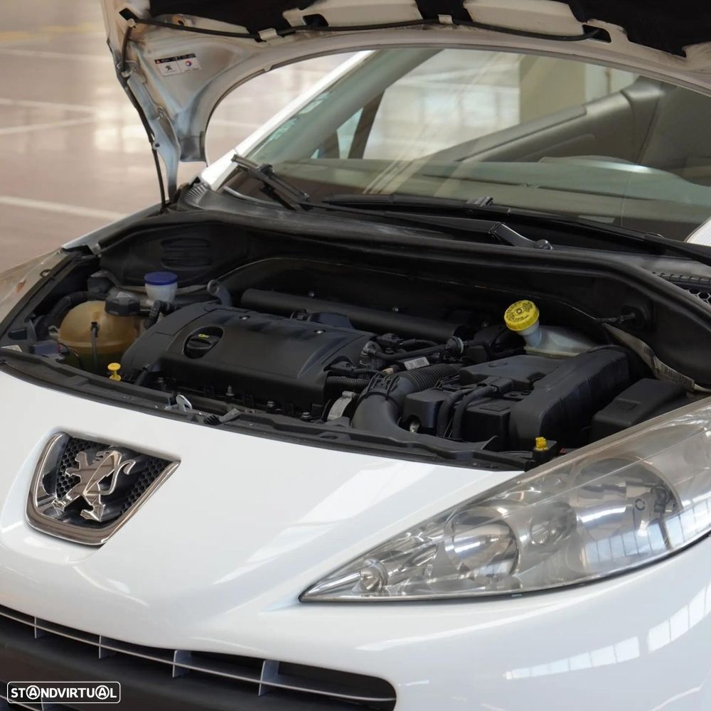 Peugeot 207 CC 1.6 SE 200 Anos - 42
