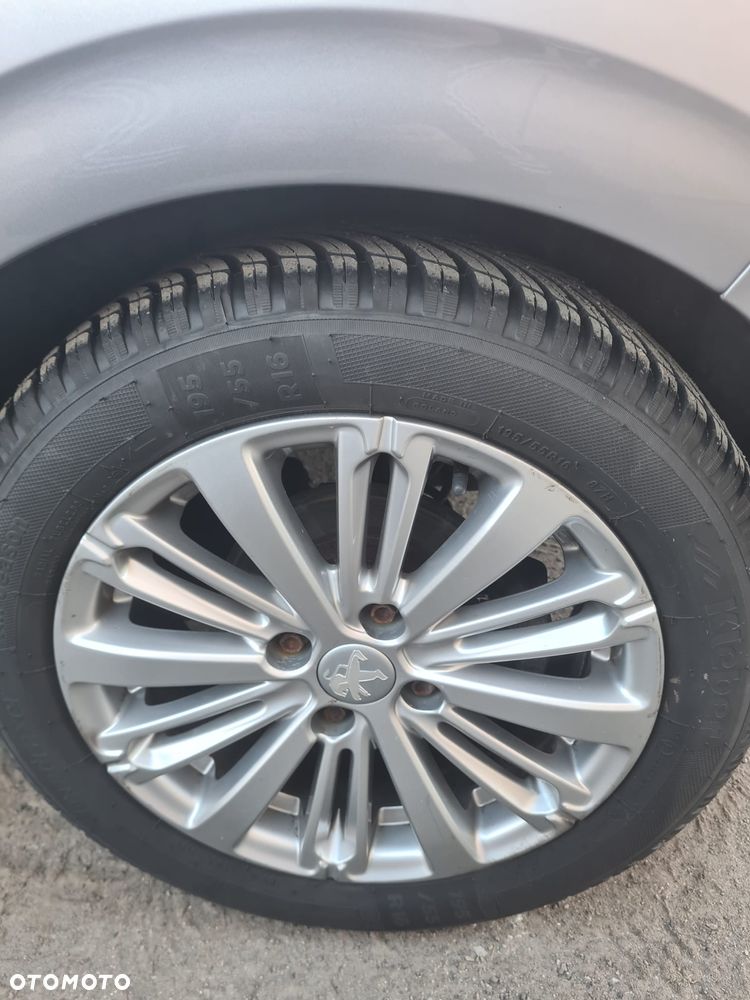 Peugeot 208 BlueHDi 100 Active - 10