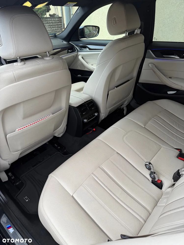 BMW Seria 5 520d xDrive - 9