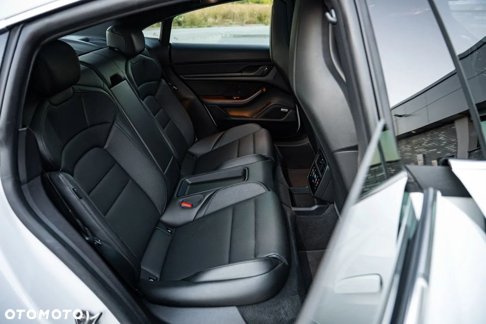 Porsche Taycan 4S Performance Plus - 28