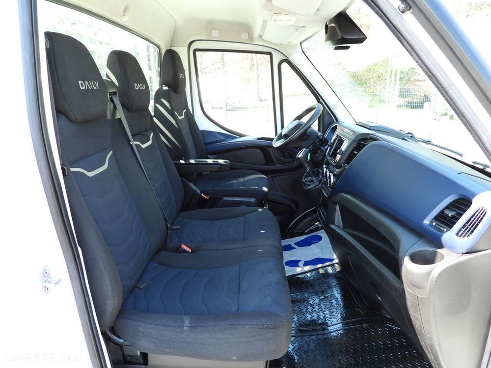 Iveco DAILY 35S16 SKRZYNIA 8 PALET TEMPOMAT LEDY AUTOMAT HI-MATIC KLIMATYZACJA  160KM - 38