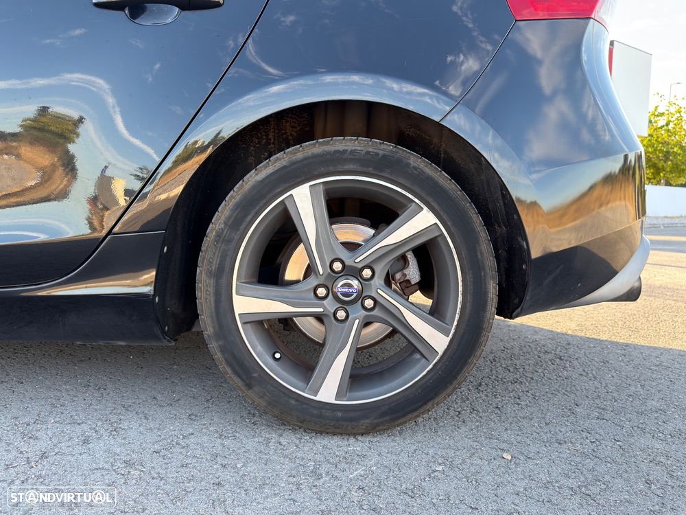 Volvo V40 D2 R Design - 6