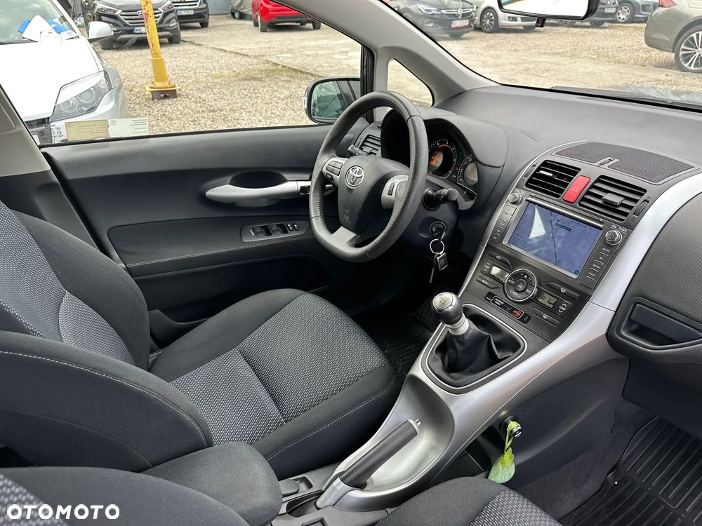 Toyota Auris - 24