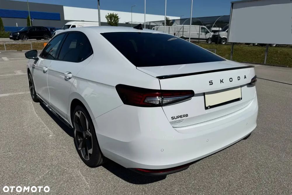 Skoda Superb 1.5 TSI L&K DSG - 8