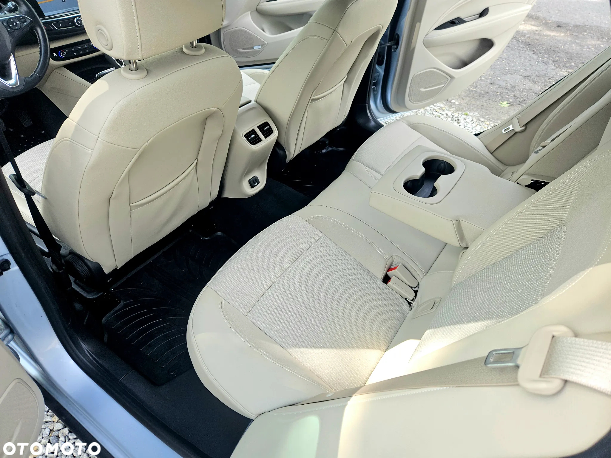 Opel Insignia 2.0 T 4x4 Innovation S&S - 26