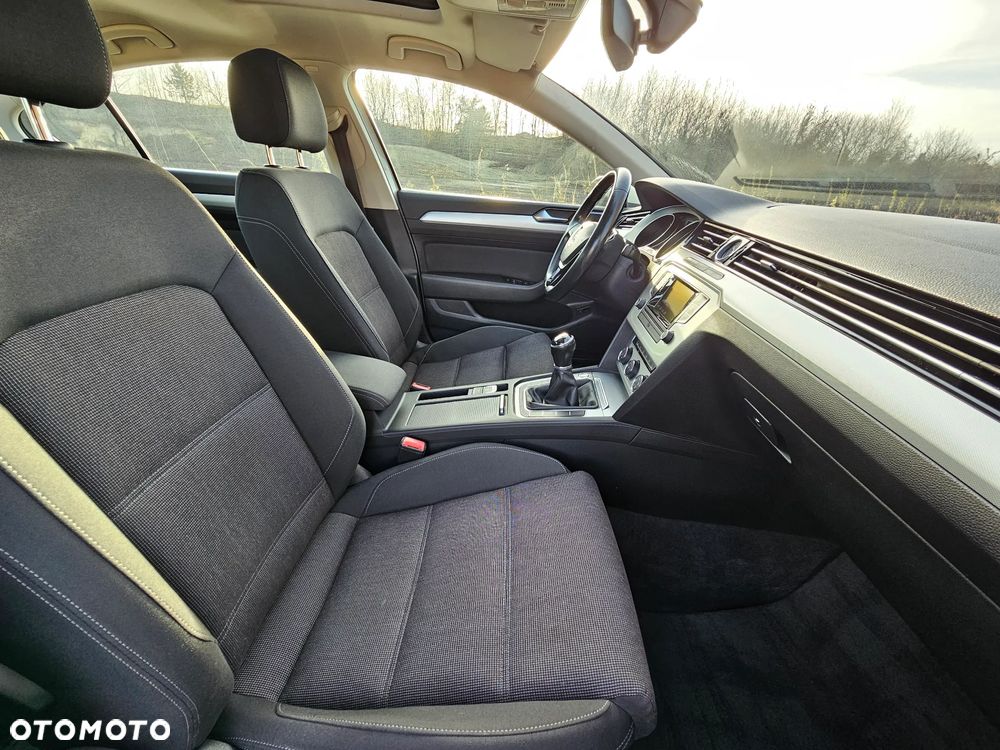 Volkswagen Passat 2.0 TDI BMT Comfortline - 32