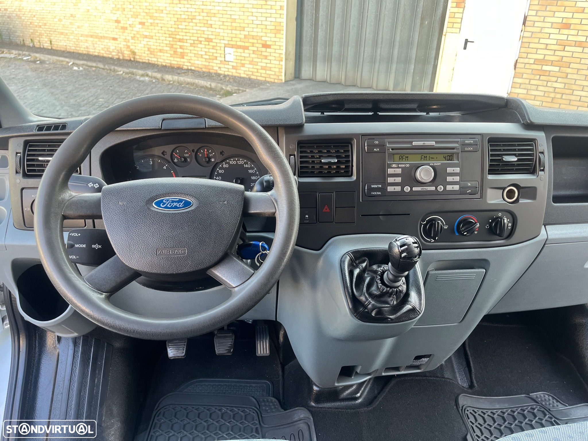 Ford TRANSIT/330L - 14