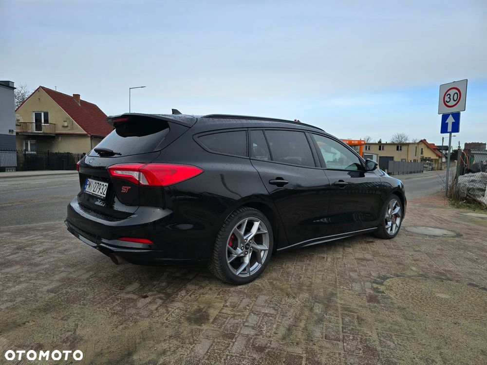 Ford Focus 2.3 EcoBoost S&S ST - 18
