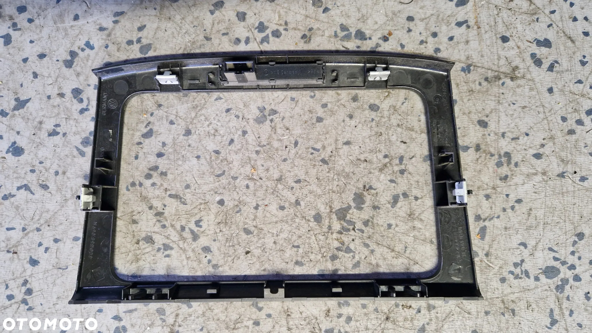 VOLKSWAGEN PASSAT B6 RAMKA RADIA DEKOR 3C0858069M - 2