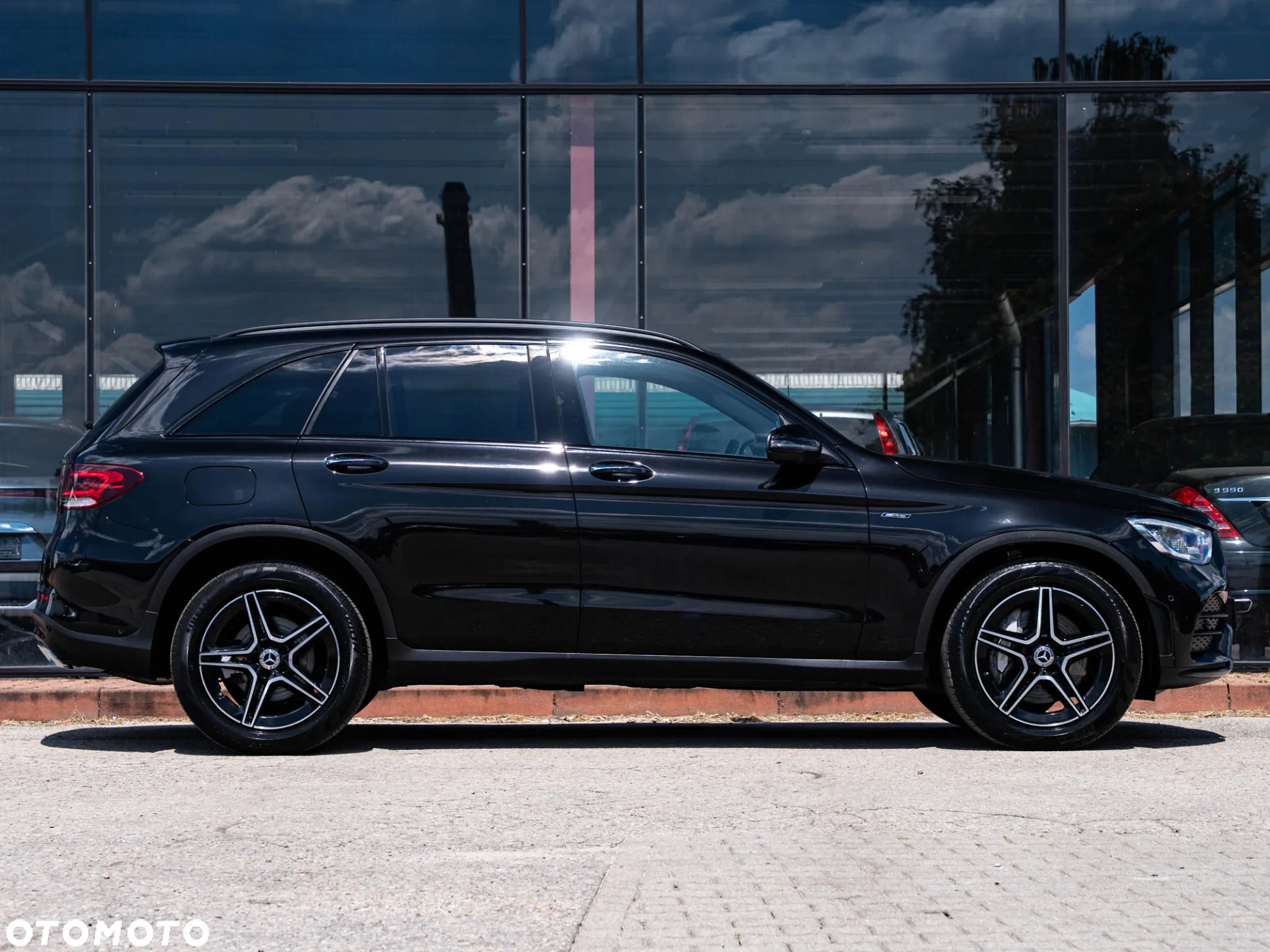 Mercedes-Benz GLC 200 4Matic 9G-TRONIC AMG Line Plus - 16