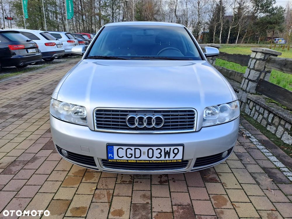 Audi A4 Limousine - 10