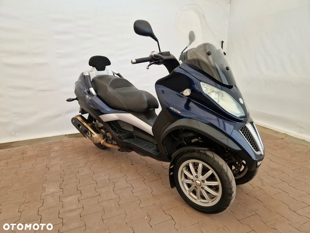 Piaggio MP-3 - 12