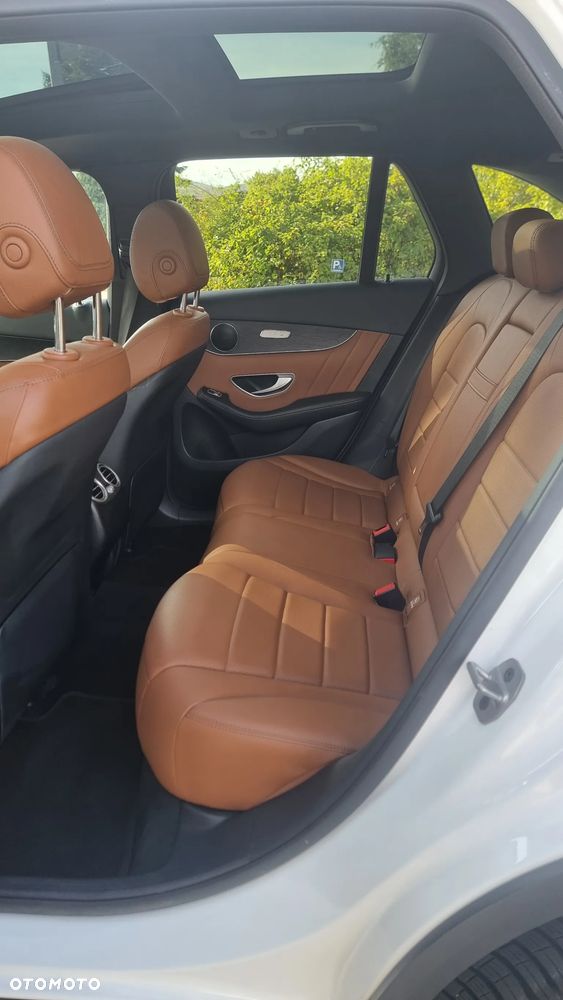 Mercedes-Benz GLC 300 4Matic 9G-TRONIC AMG Line - 17