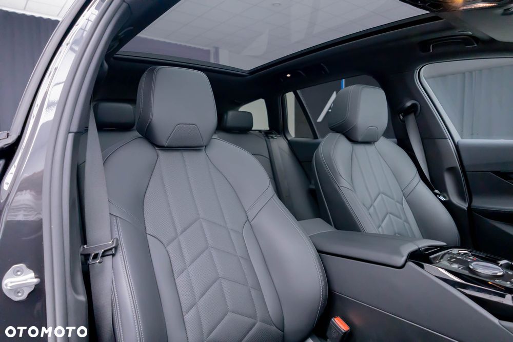 BMW Seria 5 520d xDrive mHEV M Sport Edition - 33
